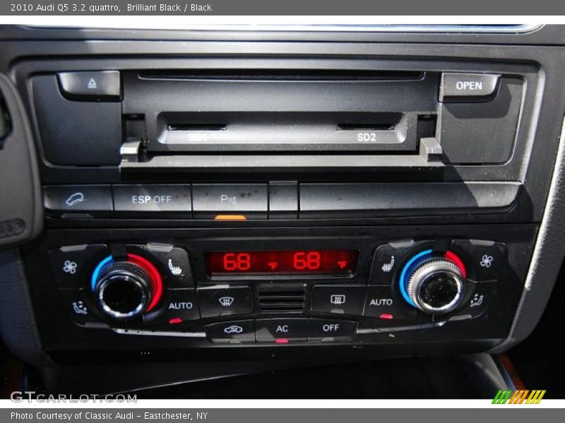 Brilliant Black / Black 2010 Audi Q5 3.2 quattro