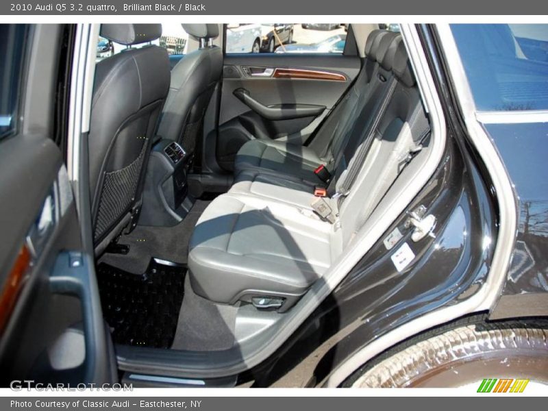 Brilliant Black / Black 2010 Audi Q5 3.2 quattro