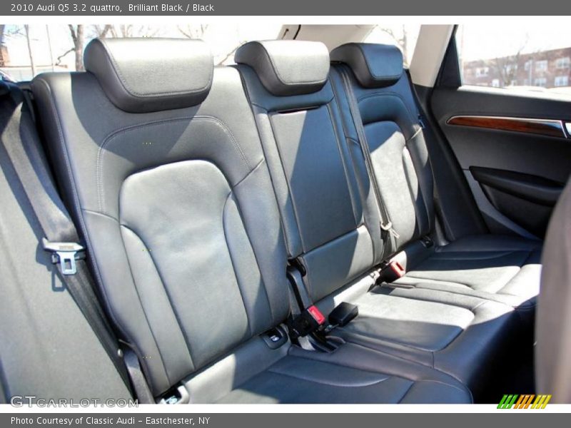 Brilliant Black / Black 2010 Audi Q5 3.2 quattro