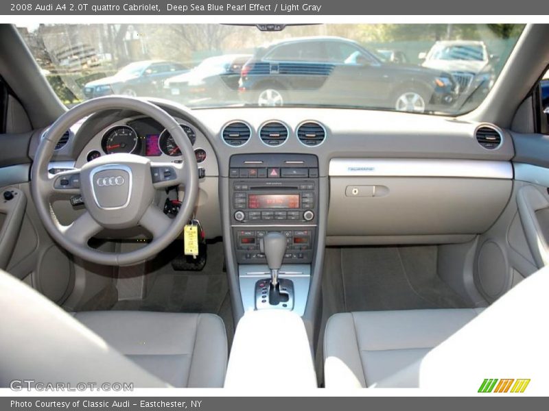 Dashboard of 2008 A4 2.0T quattro Cabriolet