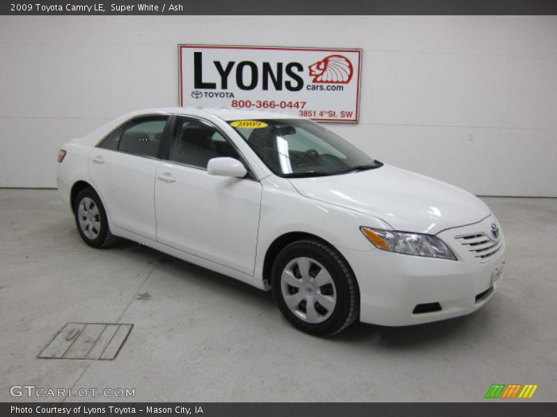 Super White / Ash 2009 Toyota Camry LE