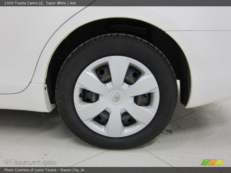 Super White / Ash 2009 Toyota Camry LE