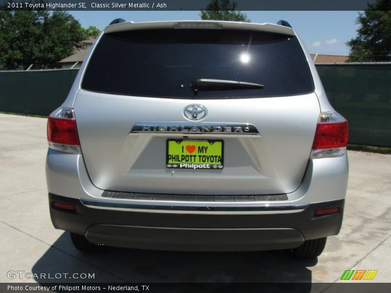 Classic Silver Metallic / Ash 2011 Toyota Highlander SE