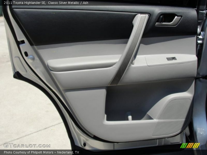 Classic Silver Metallic / Ash 2011 Toyota Highlander SE