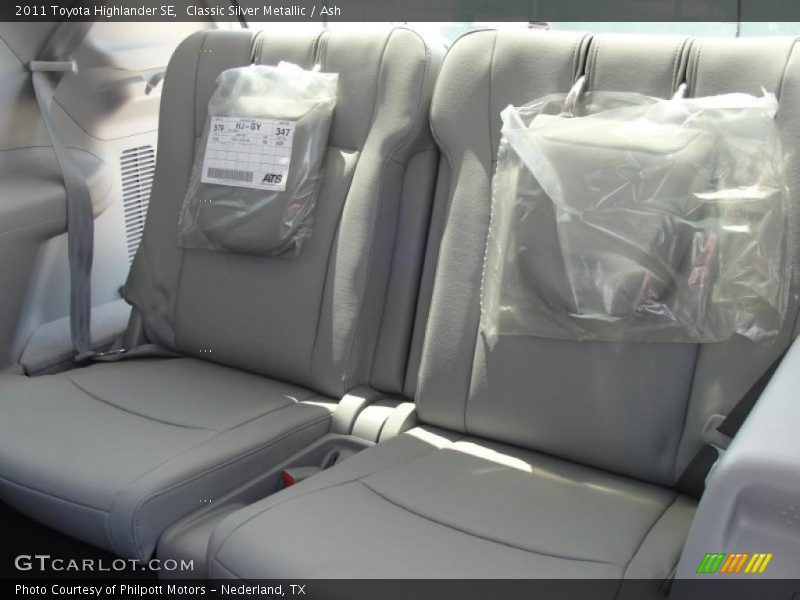 Classic Silver Metallic / Ash 2011 Toyota Highlander SE