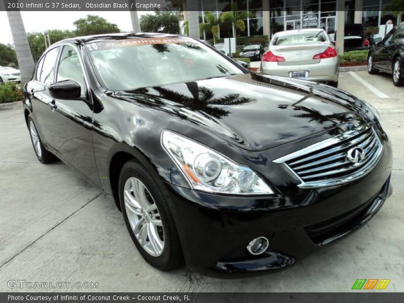 Front 3/4 View of 2010 G 37 Sedan