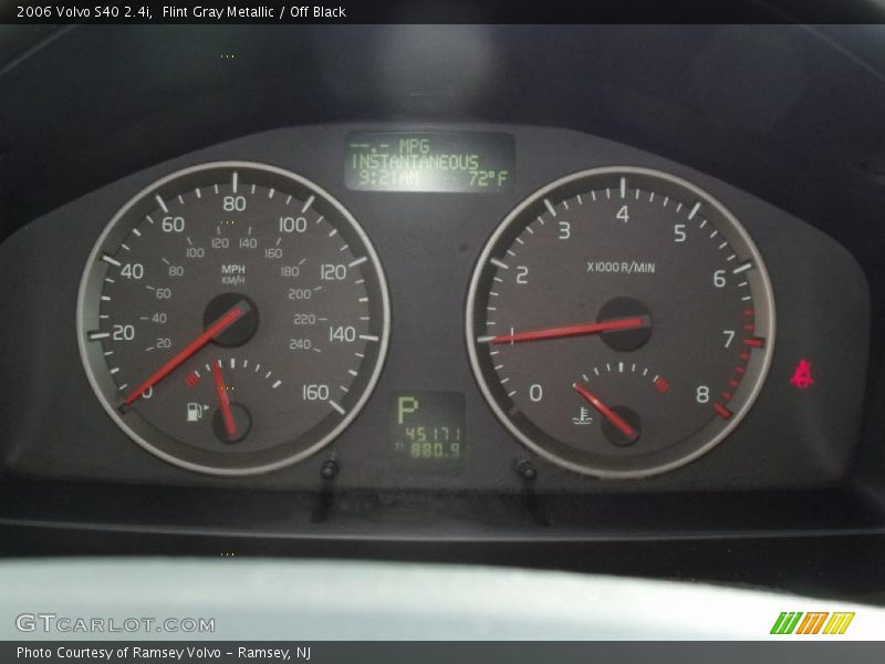 Flint Gray Metallic / Off Black 2006 Volvo S40 2.4i