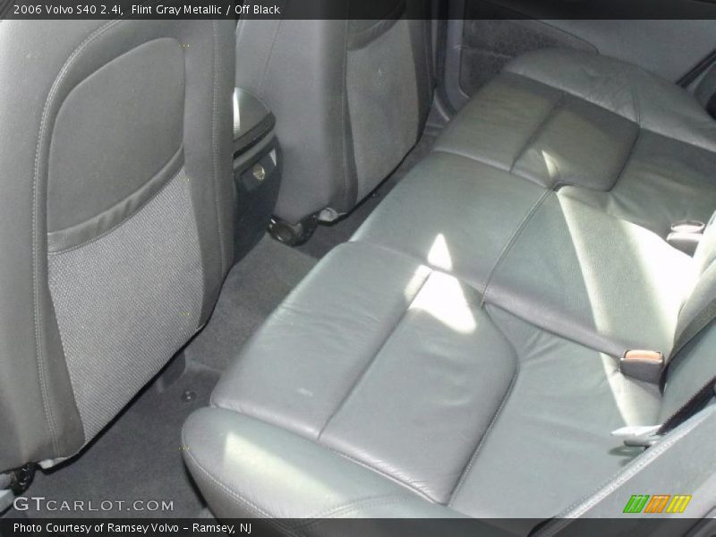 Flint Gray Metallic / Off Black 2006 Volvo S40 2.4i