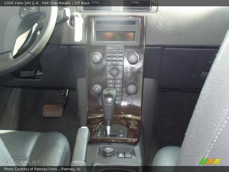 Flint Gray Metallic / Off Black 2006 Volvo S40 2.4i