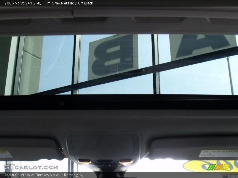 Flint Gray Metallic / Off Black 2006 Volvo S40 2.4i