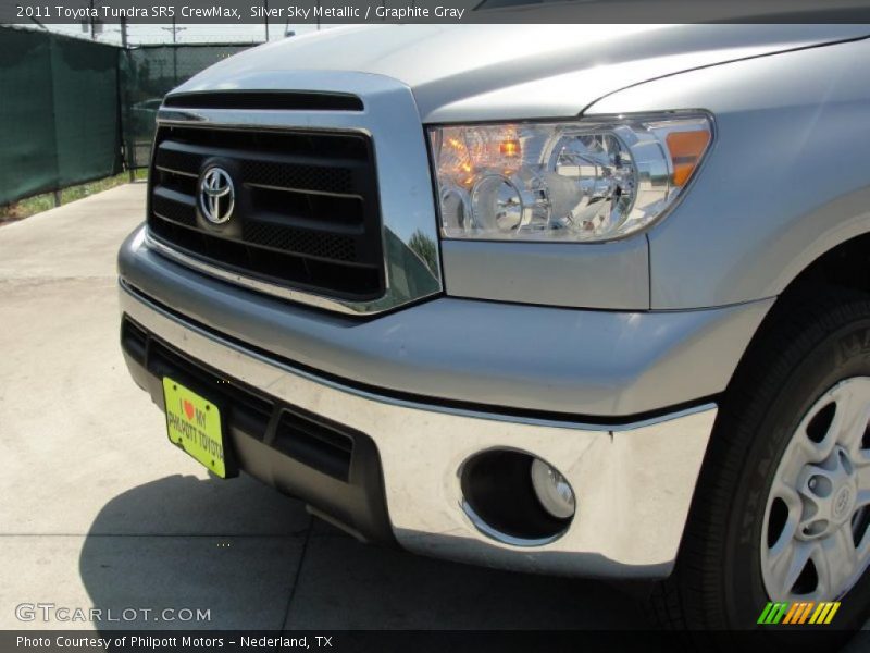Silver Sky Metallic / Graphite Gray 2011 Toyota Tundra SR5 CrewMax