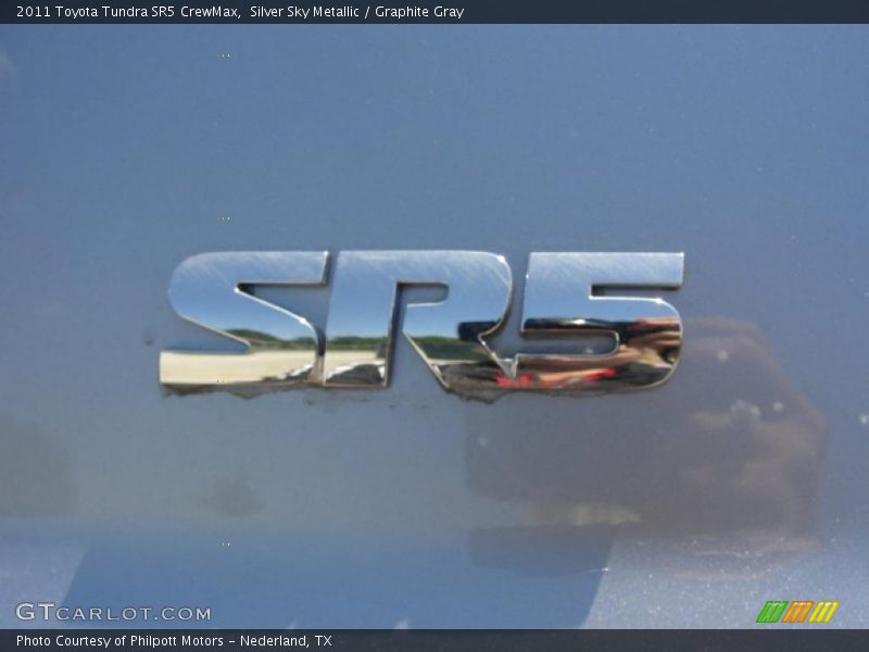 Silver Sky Metallic / Graphite Gray 2011 Toyota Tundra SR5 CrewMax