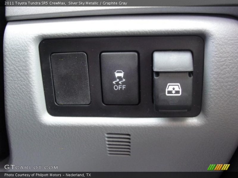 Silver Sky Metallic / Graphite Gray 2011 Toyota Tundra SR5 CrewMax