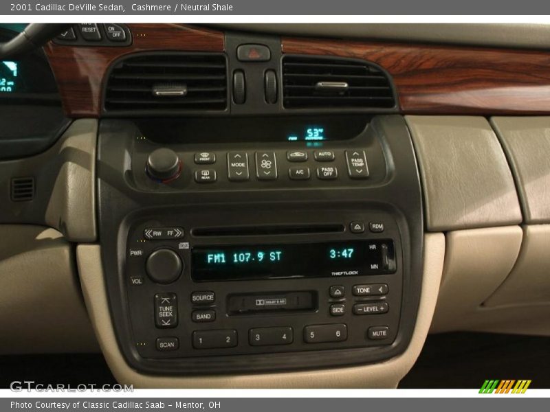 Cashmere / Neutral Shale 2001 Cadillac DeVille Sedan