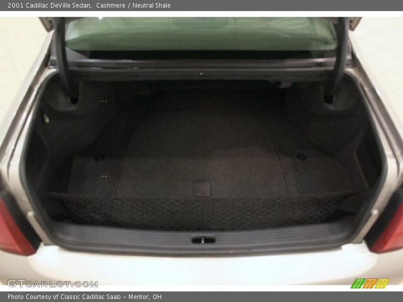 Cashmere / Neutral Shale 2001 Cadillac DeVille Sedan