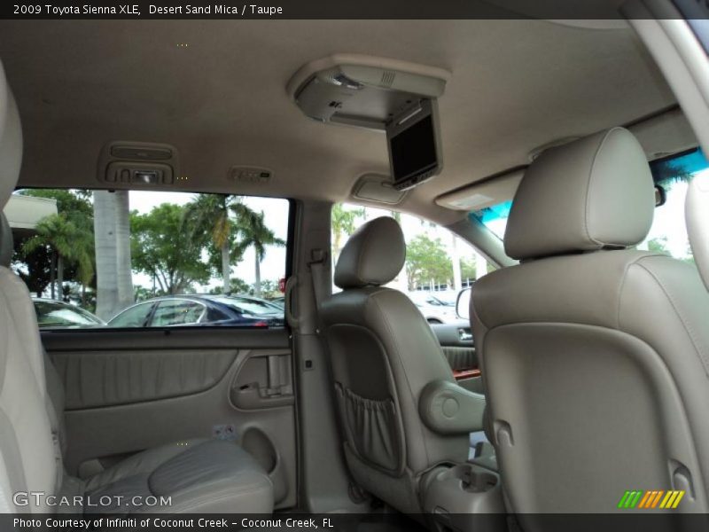 Desert Sand Mica / Taupe 2009 Toyota Sienna XLE