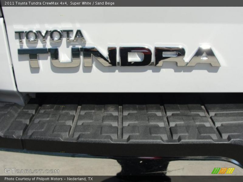 Super White / Sand Beige 2011 Toyota Tundra CrewMax 4x4