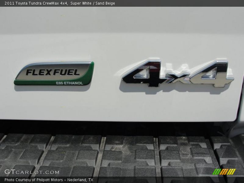 Super White / Sand Beige 2011 Toyota Tundra CrewMax 4x4