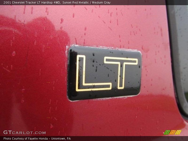  2001 Tracker LT Hardtop 4WD Logo