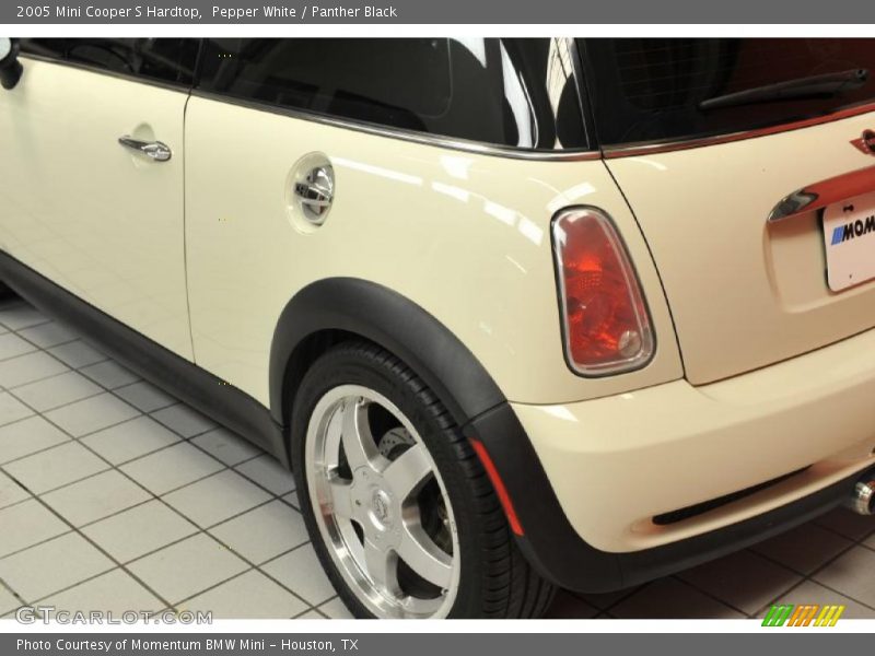 Pepper White / Panther Black 2005 Mini Cooper S Hardtop