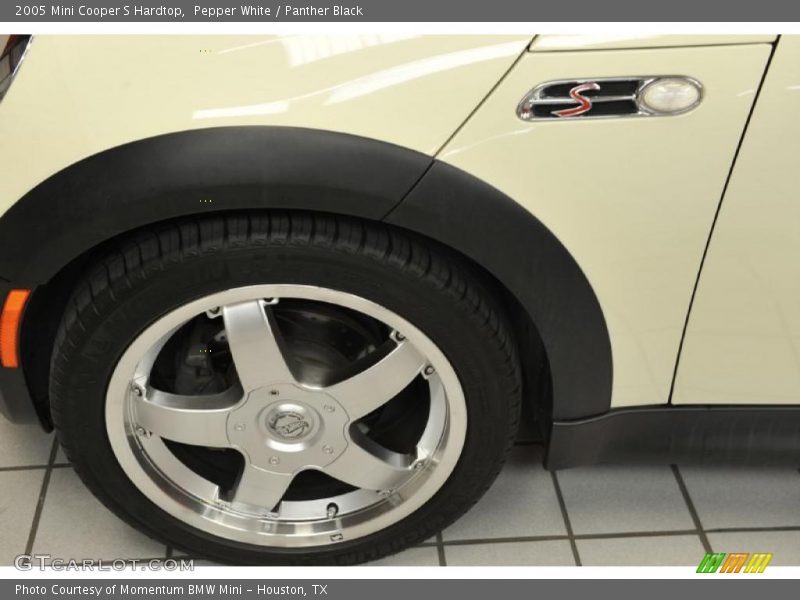 Pepper White / Panther Black 2005 Mini Cooper S Hardtop