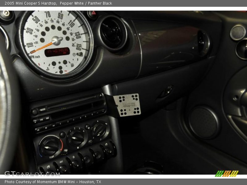 Pepper White / Panther Black 2005 Mini Cooper S Hardtop
