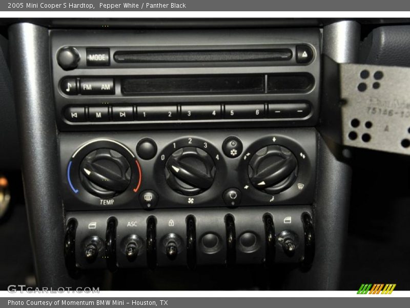 Pepper White / Panther Black 2005 Mini Cooper S Hardtop