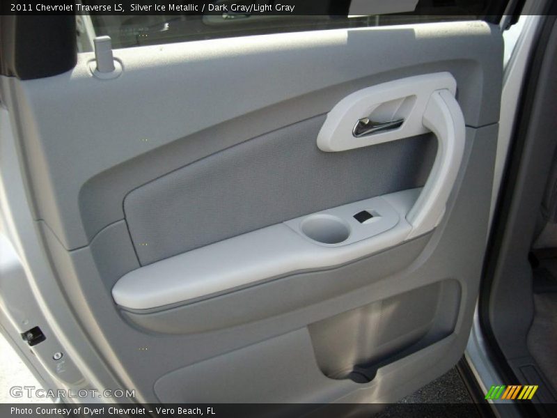 Silver Ice Metallic / Dark Gray/Light Gray 2011 Chevrolet Traverse LS