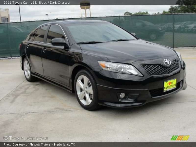 Black / Dark Charcoal 2011 Toyota Camry SE