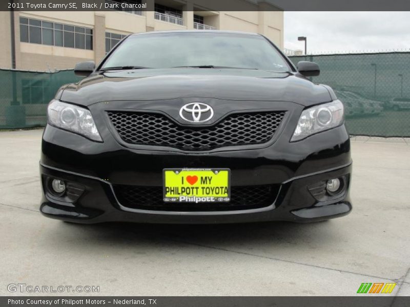 Black / Dark Charcoal 2011 Toyota Camry SE