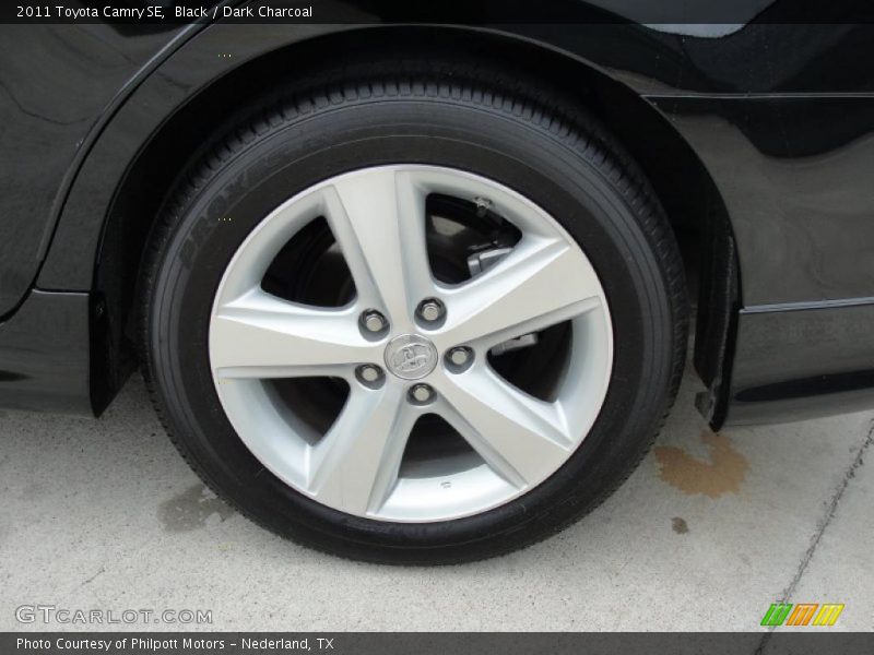 Black / Dark Charcoal 2011 Toyota Camry SE