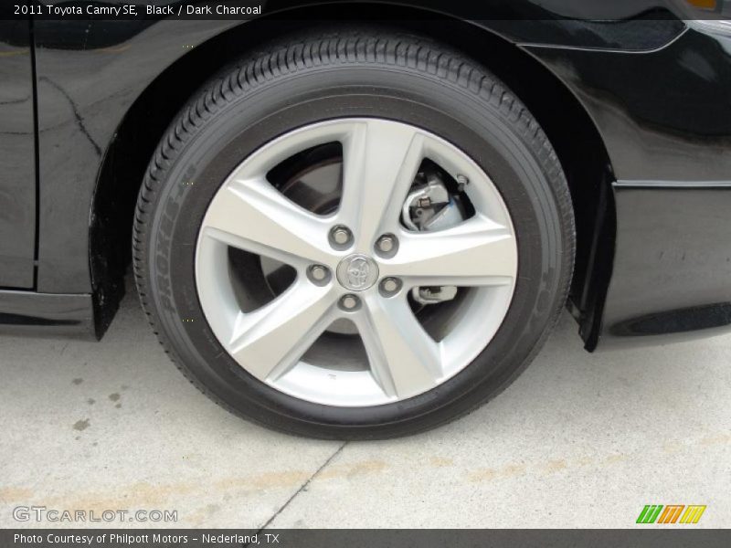 Black / Dark Charcoal 2011 Toyota Camry SE