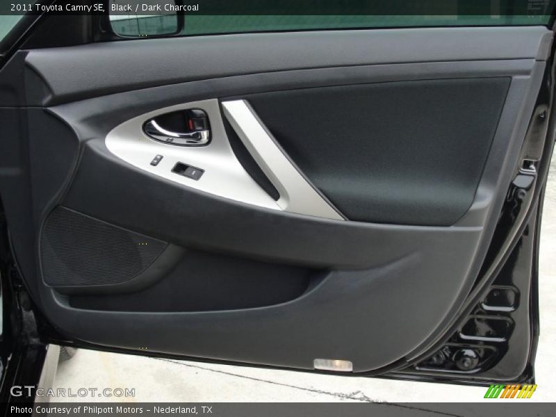 Black / Dark Charcoal 2011 Toyota Camry SE