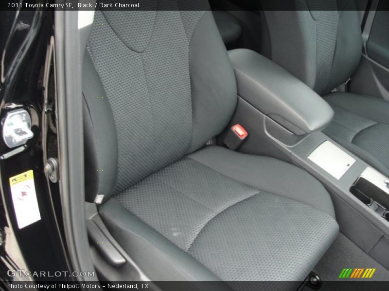 Black / Dark Charcoal 2011 Toyota Camry SE