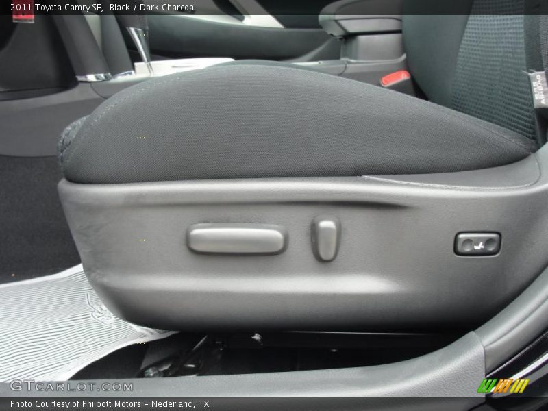 Black / Dark Charcoal 2011 Toyota Camry SE