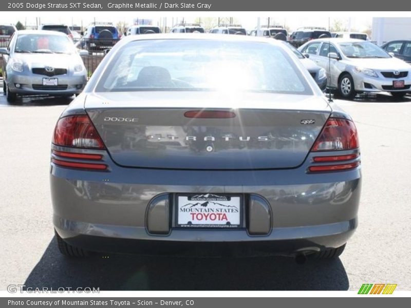 Graphite Metallic / Dark Slate Gray 2005 Dodge Stratus SXT Sedan