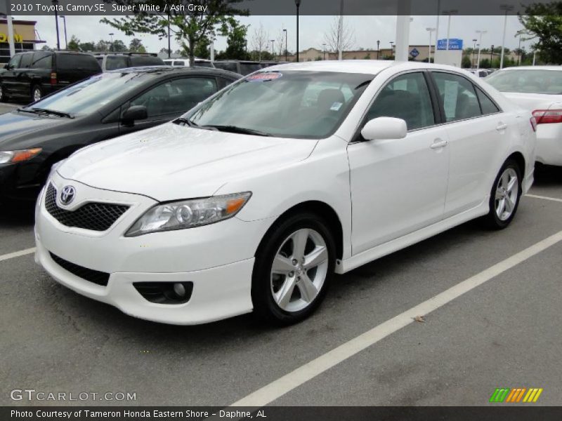 Super White / Ash Gray 2010 Toyota Camry SE