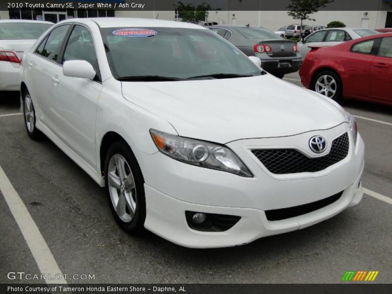 Super White / Ash Gray 2010 Toyota Camry SE
