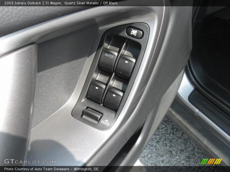 Quartz Silver Metallic / Off Black 2009 Subaru Outback 2.5i Wagon