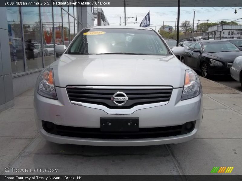 Radiant Silver Metallic / Charcoal 2009 Nissan Altima 2.5 S