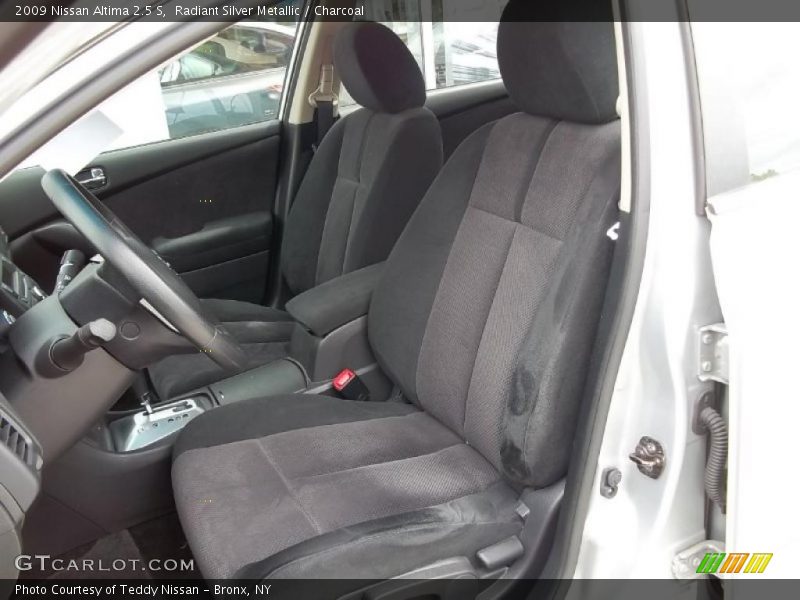Radiant Silver Metallic / Charcoal 2009 Nissan Altima 2.5 S