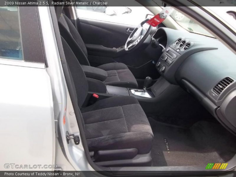 Radiant Silver Metallic / Charcoal 2009 Nissan Altima 2.5 S