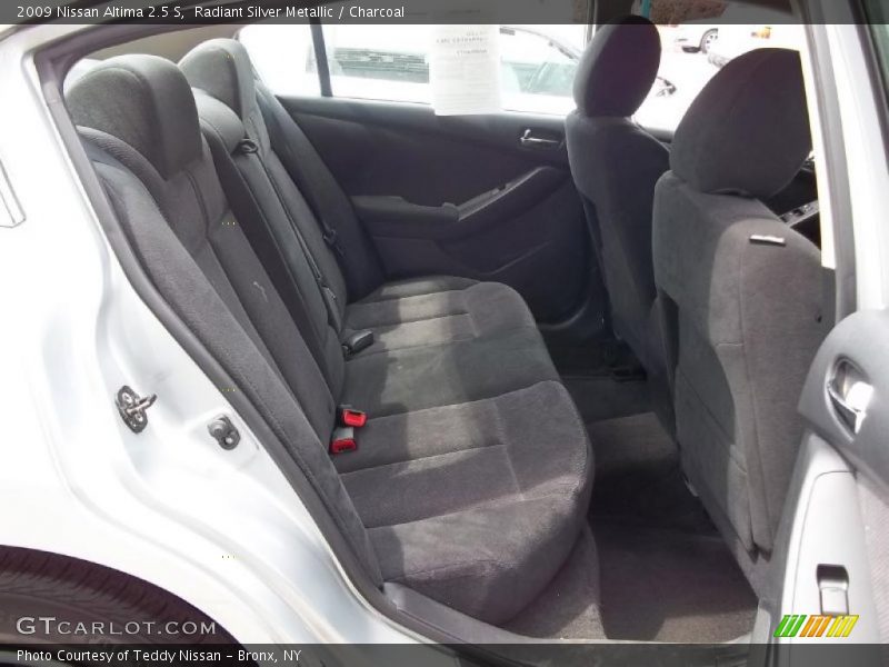Radiant Silver Metallic / Charcoal 2009 Nissan Altima 2.5 S