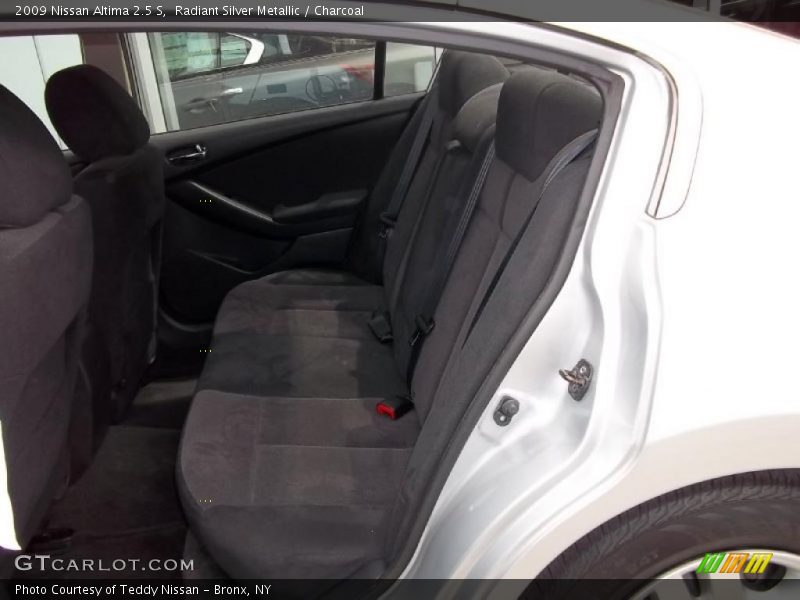 Radiant Silver Metallic / Charcoal 2009 Nissan Altima 2.5 S