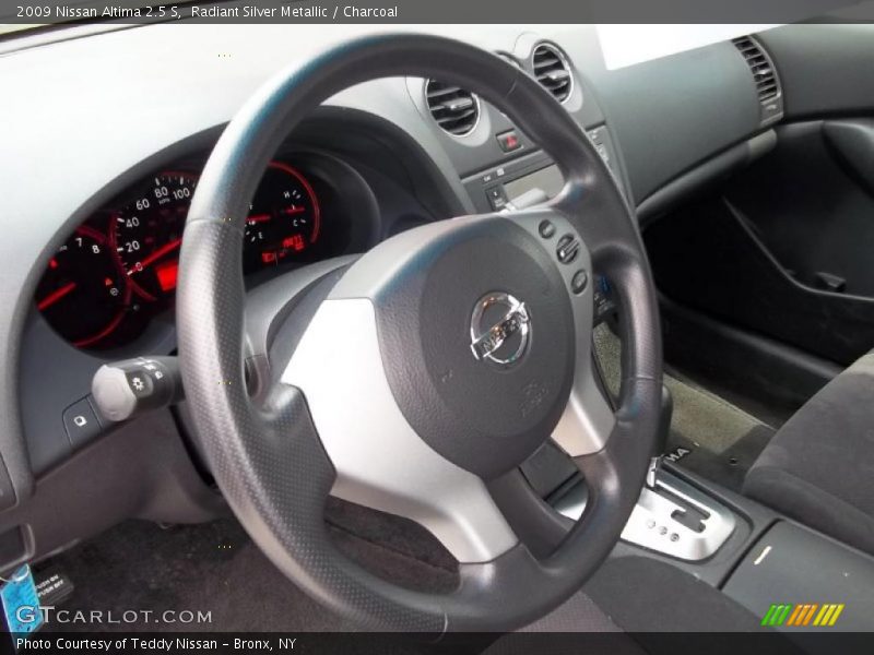 Radiant Silver Metallic / Charcoal 2009 Nissan Altima 2.5 S
