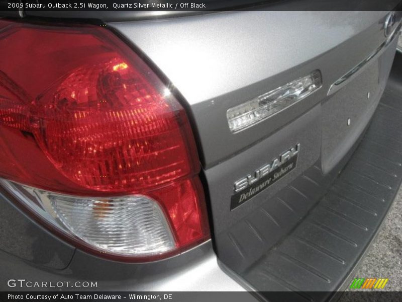 Quartz Silver Metallic / Off Black 2009 Subaru Outback 2.5i Wagon