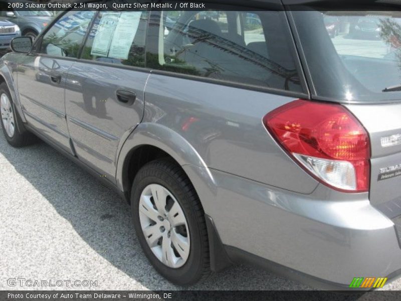 Quartz Silver Metallic / Off Black 2009 Subaru Outback 2.5i Wagon