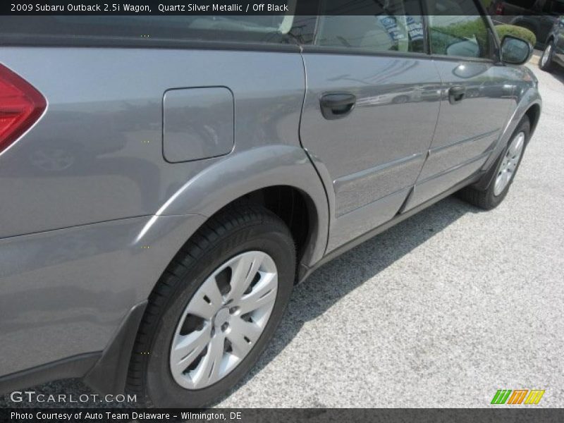 Quartz Silver Metallic / Off Black 2009 Subaru Outback 2.5i Wagon