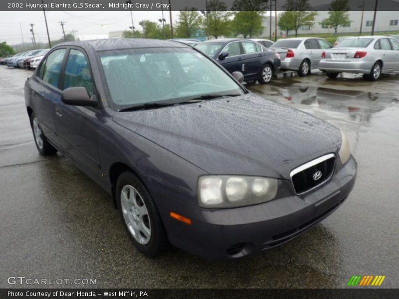 Midnight Gray / Gray 2002 Hyundai Elantra GLS Sedan