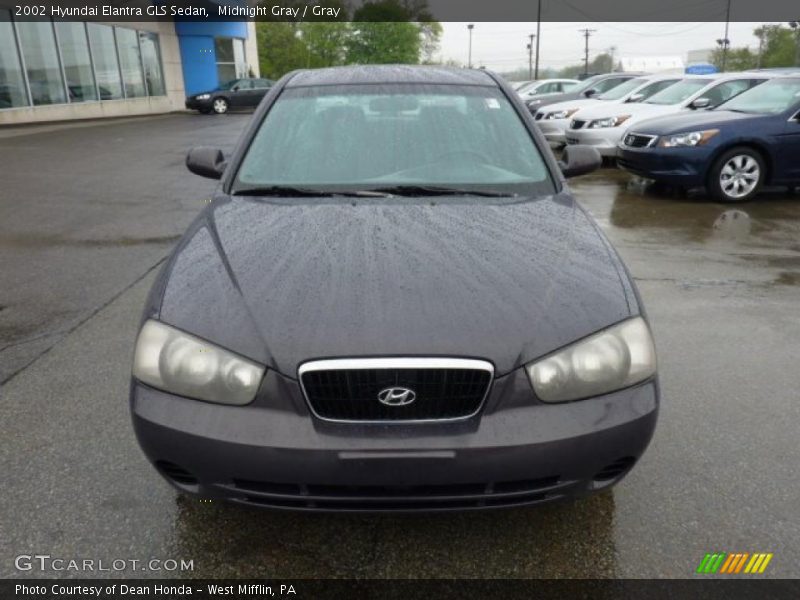 Midnight Gray / Gray 2002 Hyundai Elantra GLS Sedan